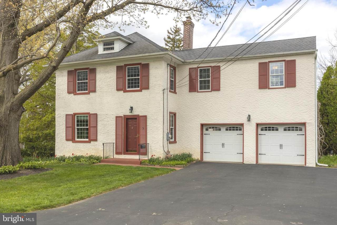 9 Montgomery Avenue - Photo 1