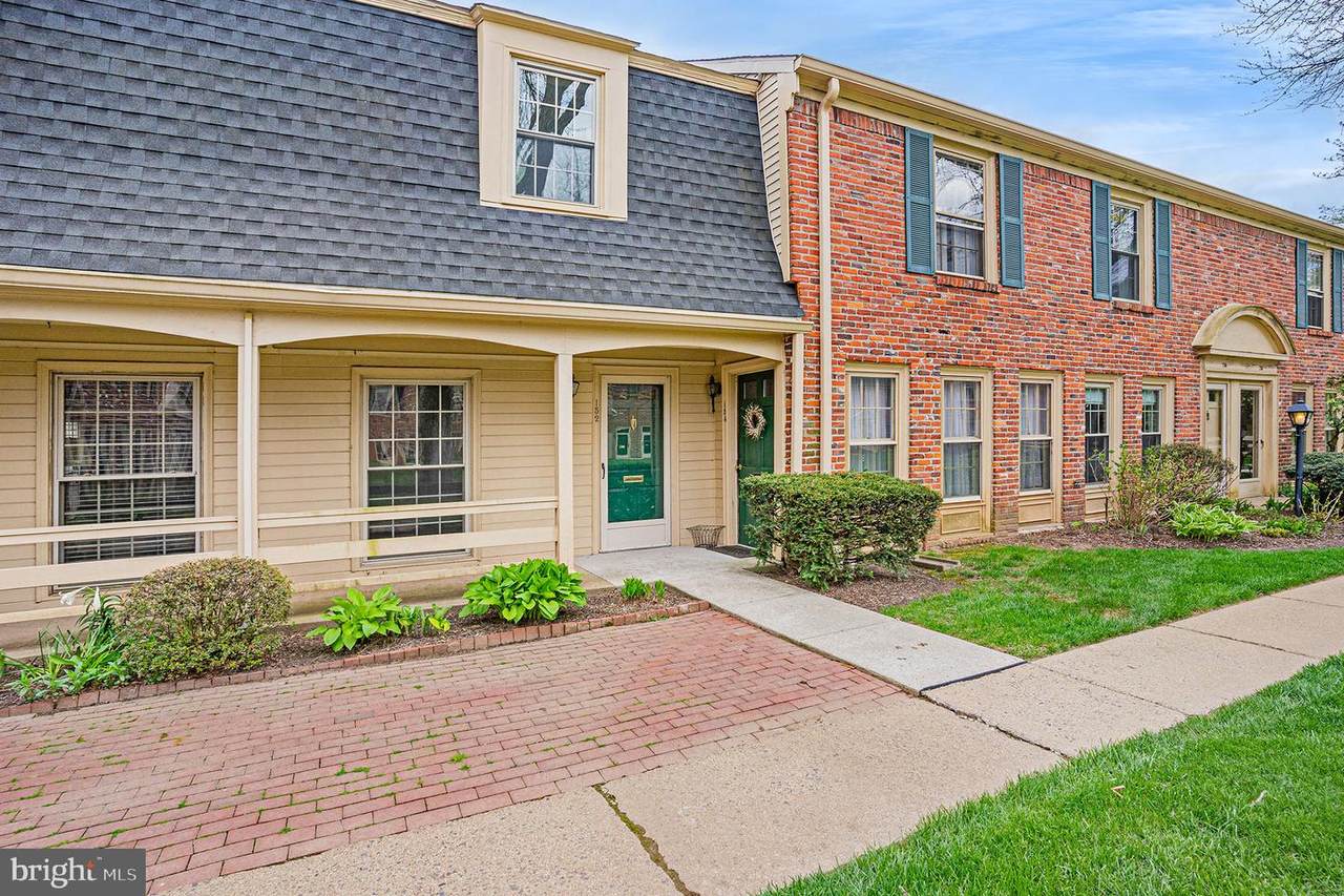 152 Albemarle Drive - Photo 1