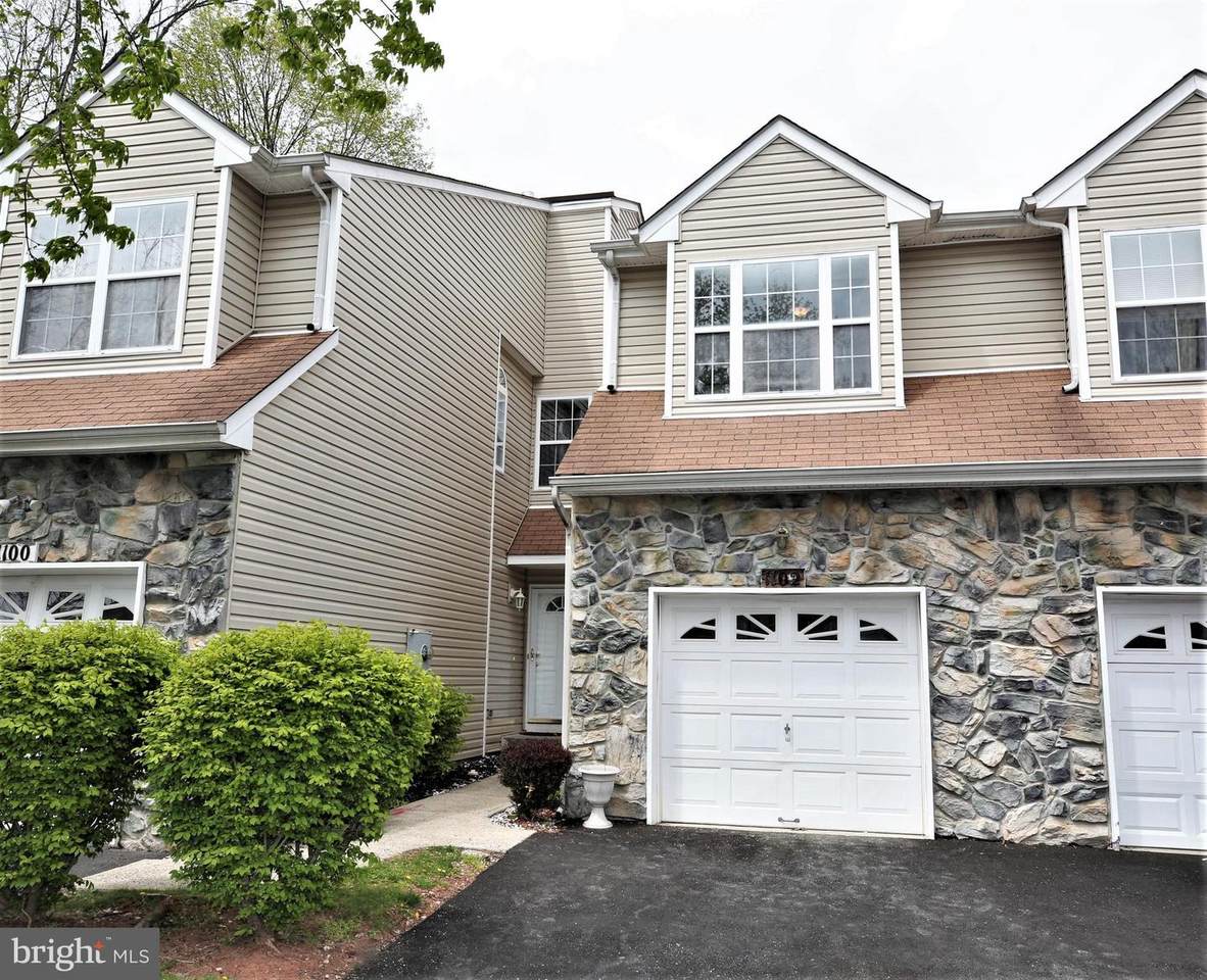 1102 Oakcroft Lane - Photo 1