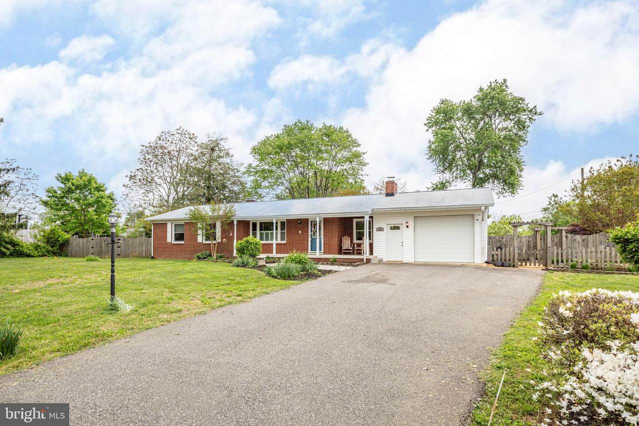 101 Pecan Lane - Photo 1