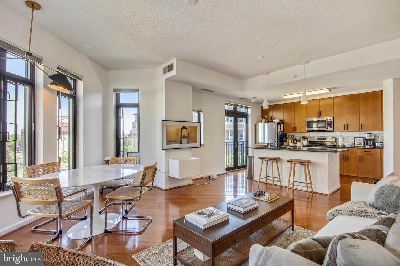 1390 Kenyon Street - Photo 1