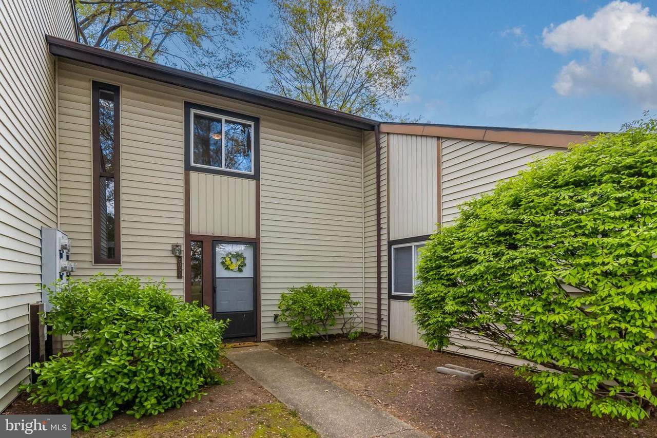2052 Happy Lane - Photo 1