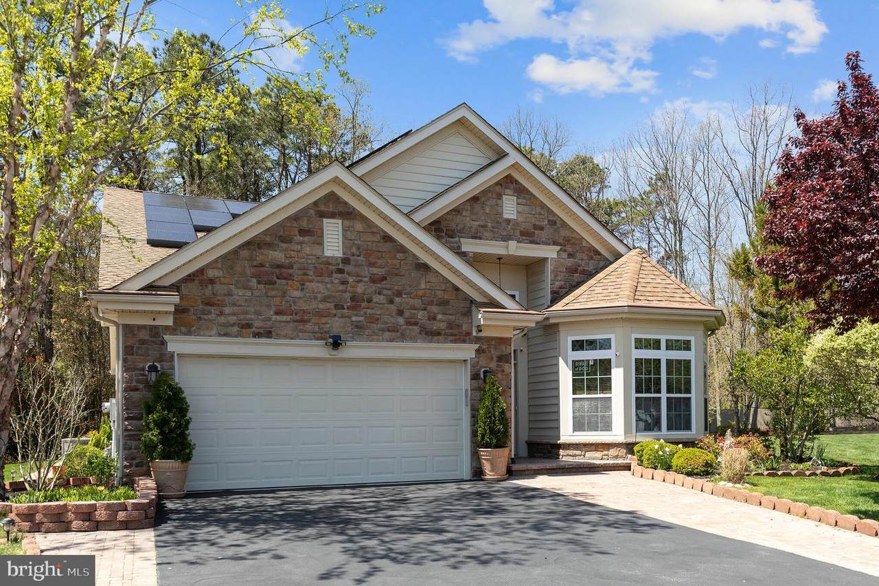 19 Woodcrest Court - Photo 1