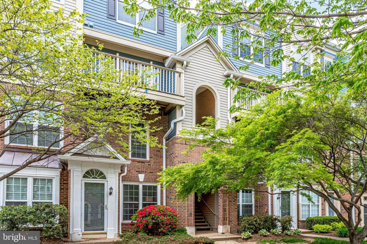 7014 Metropolitan Place - Photo 1