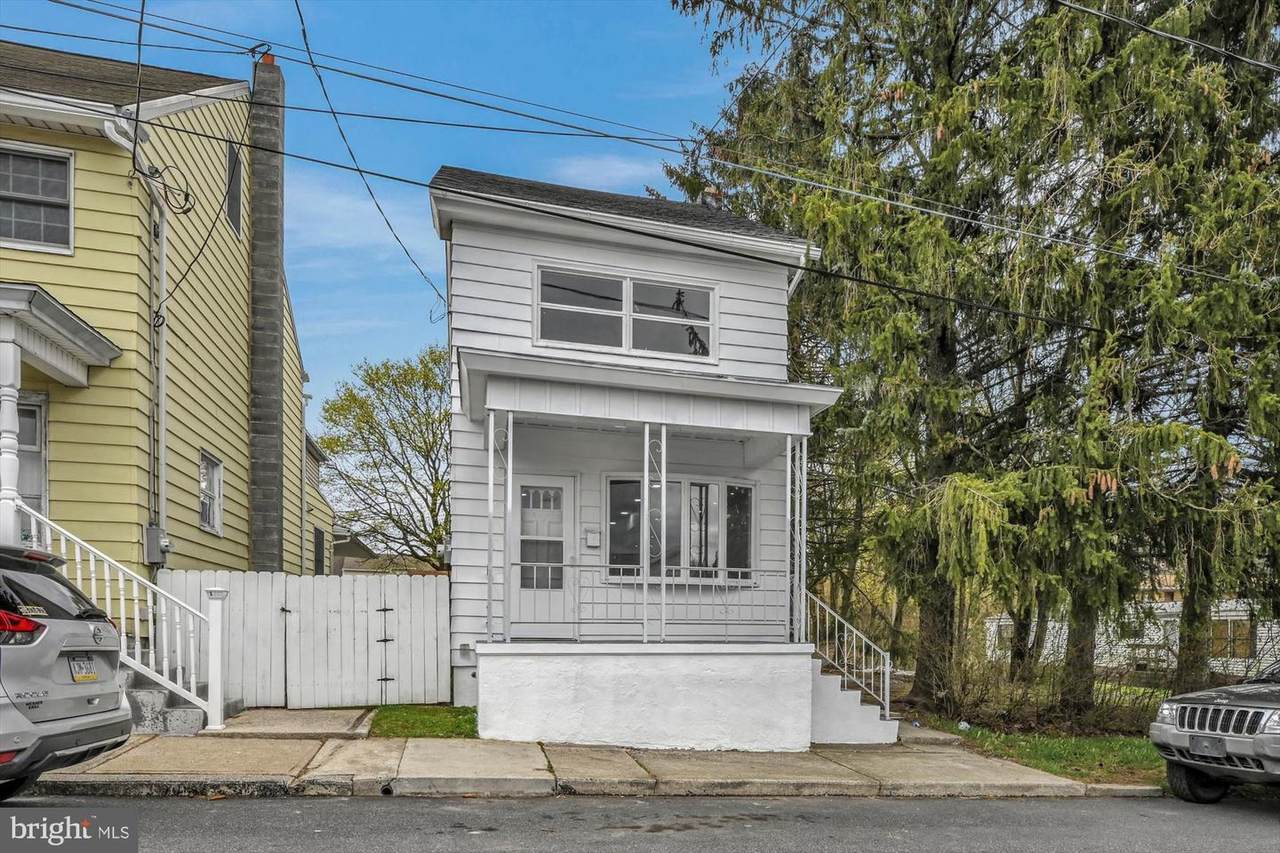 451 Middle Street - Photo 1