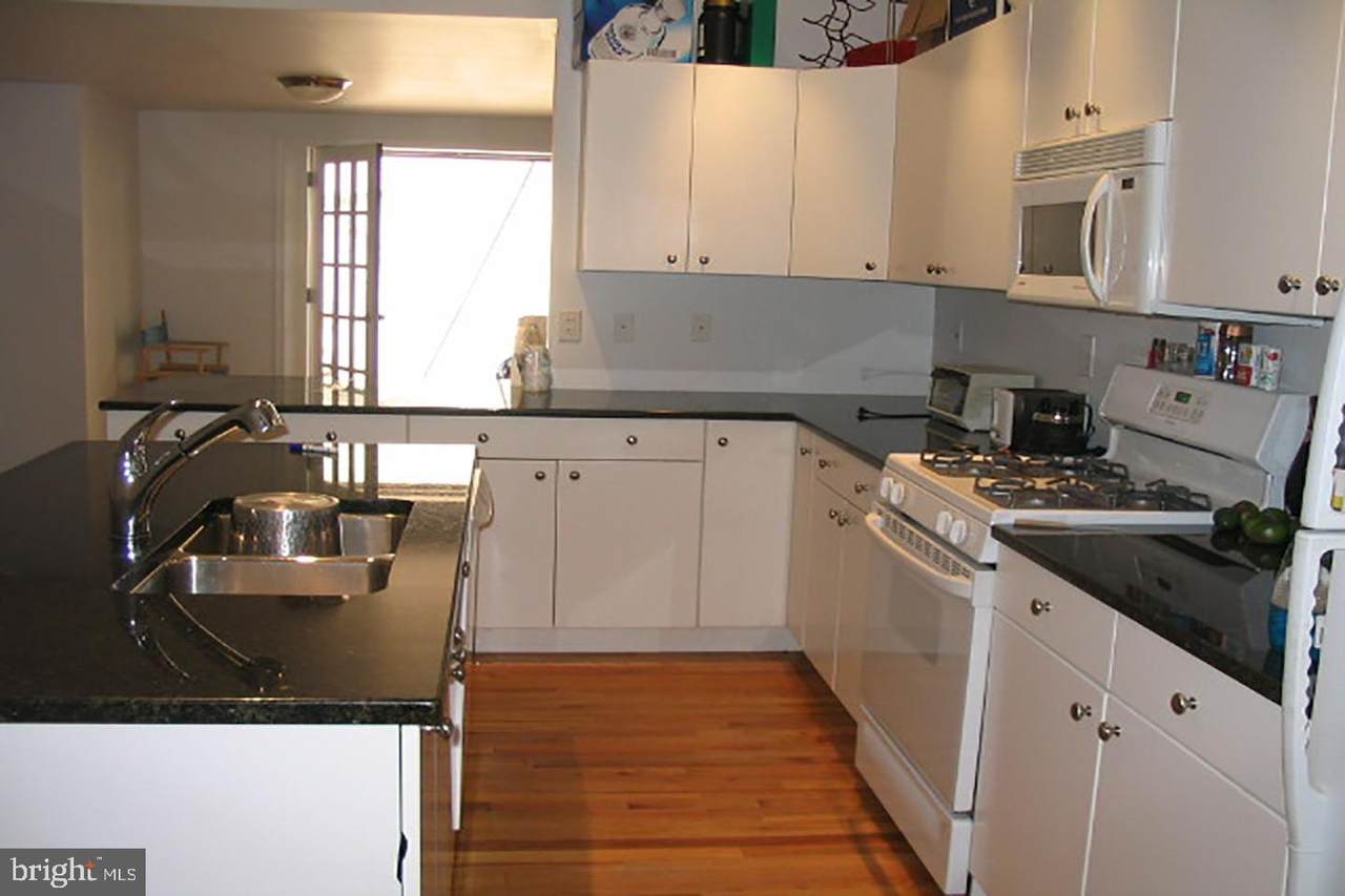 2205 Lombard Street - Photo 1