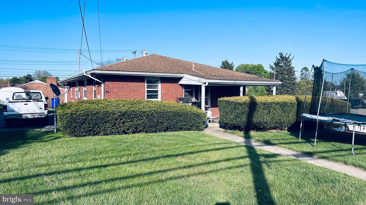 401-405 Vermont Avenue - Photo 1