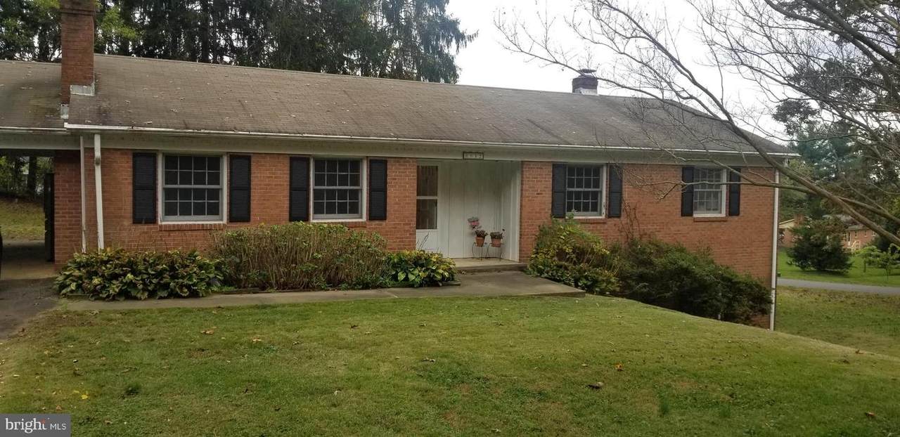6917 Blantyre - Photo 1