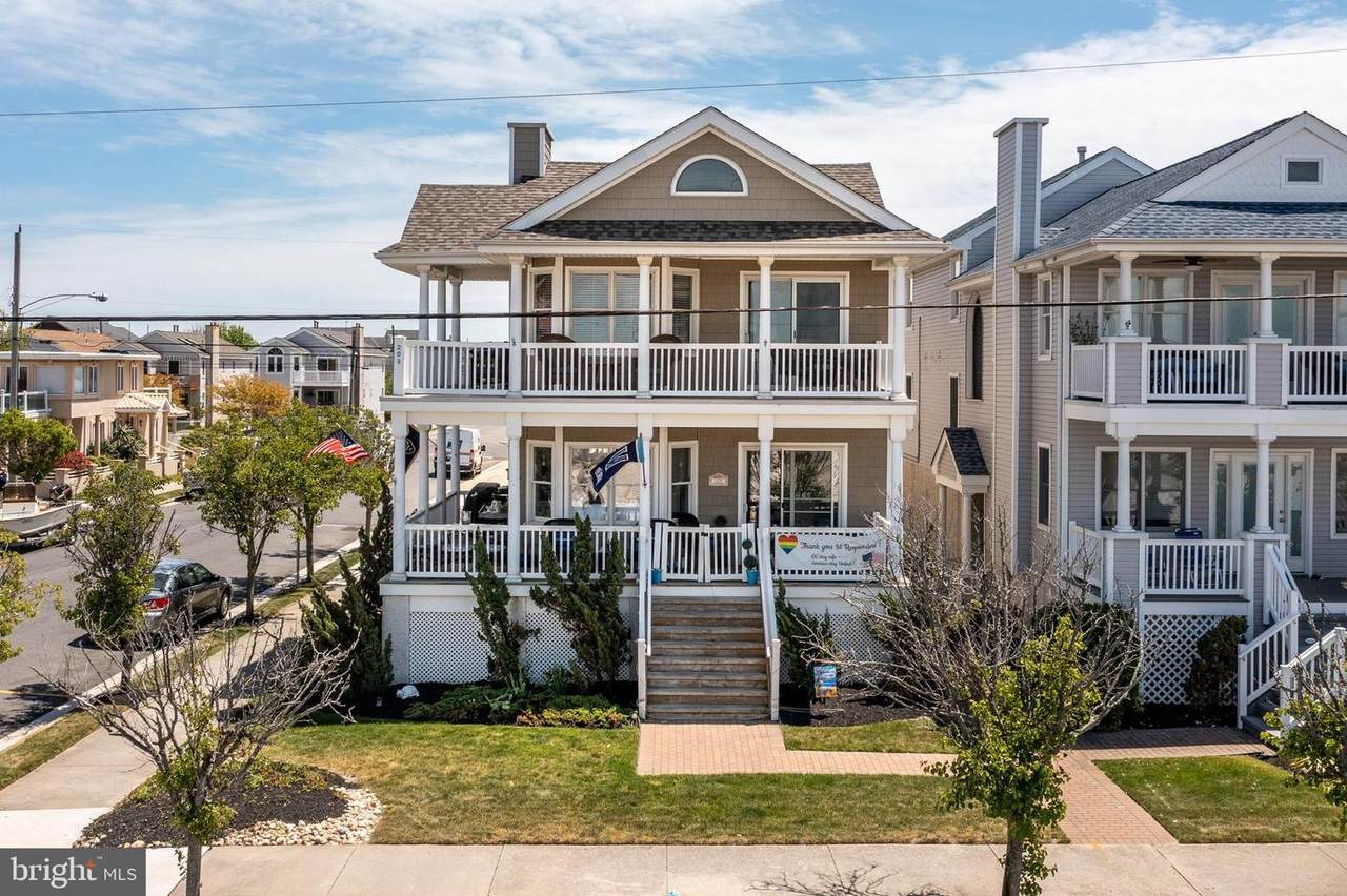 203 Bay Avenue - Photo 1