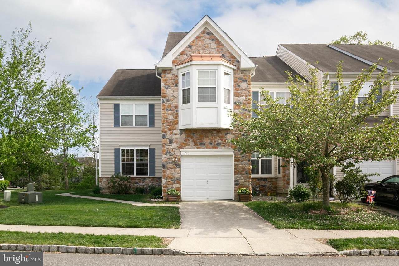 210 Chancellor Drive - Photo 1