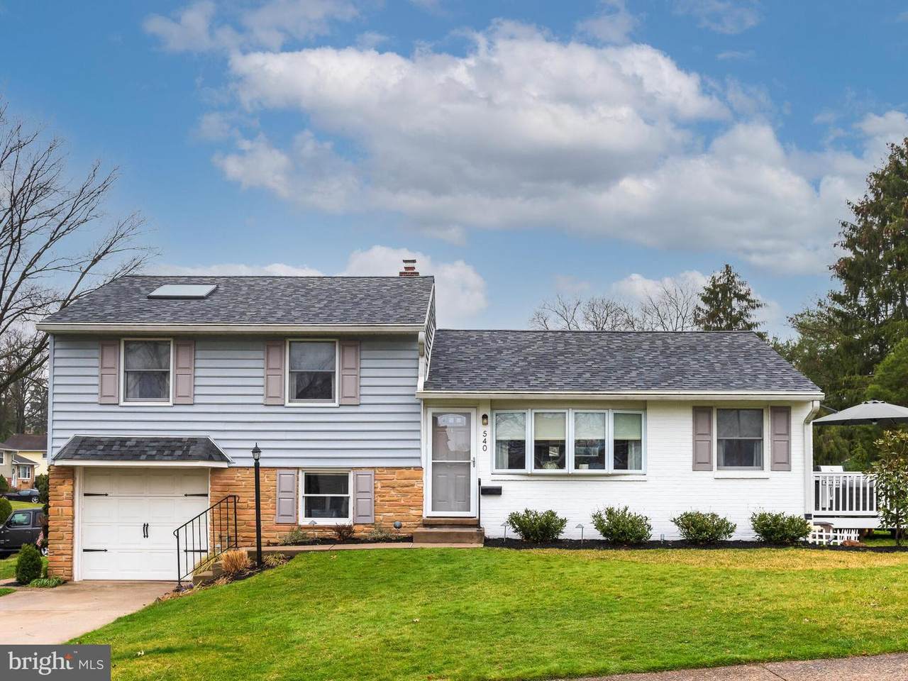540 Columbia Avenue - Photo 1