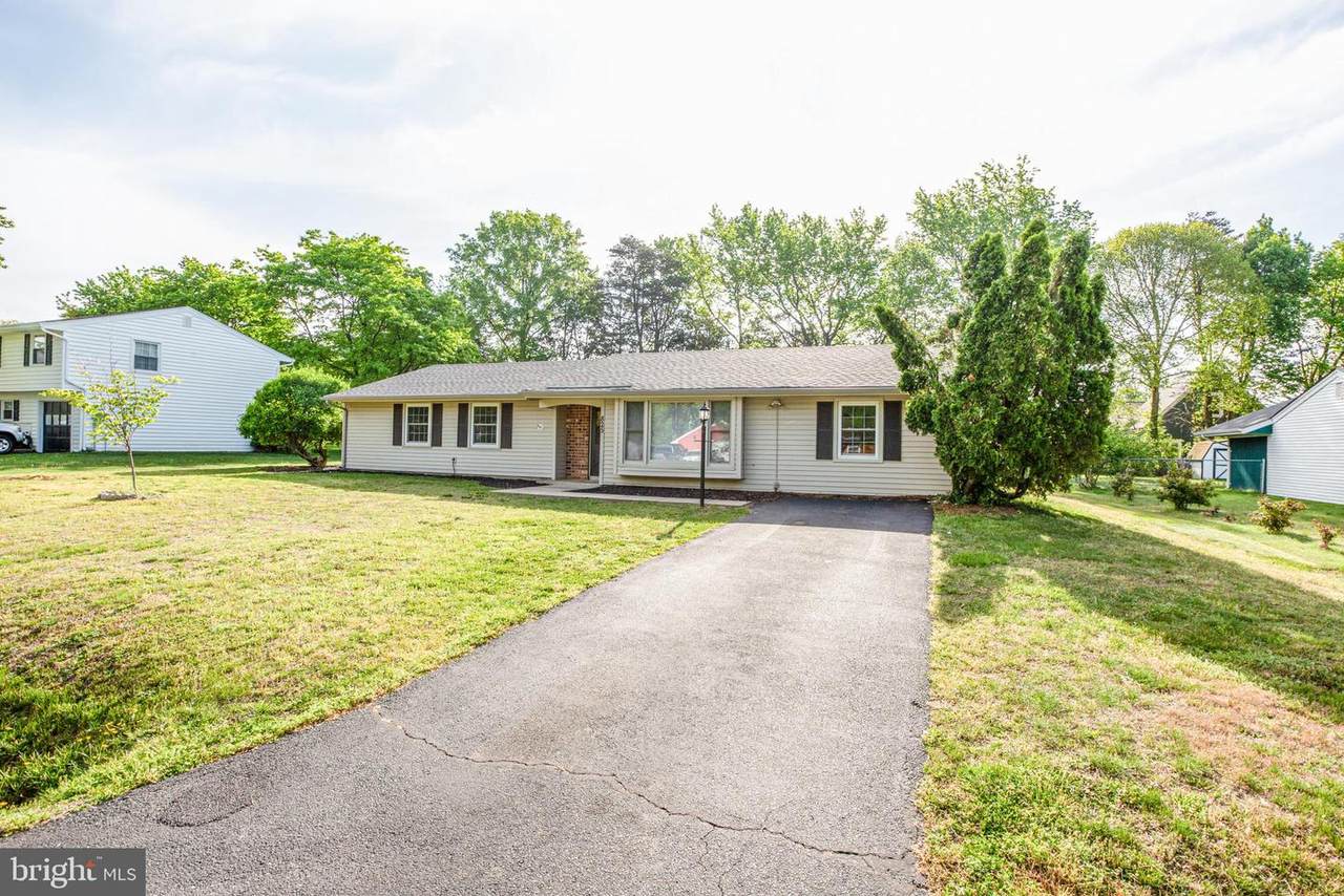825 Barkley Drive - Photo 1