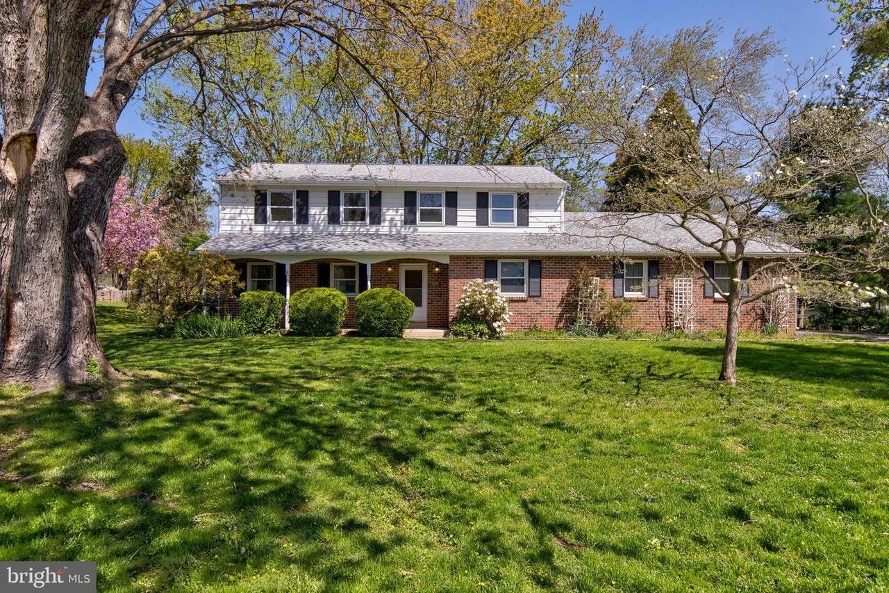 515 Sunset Drive - Photo 1