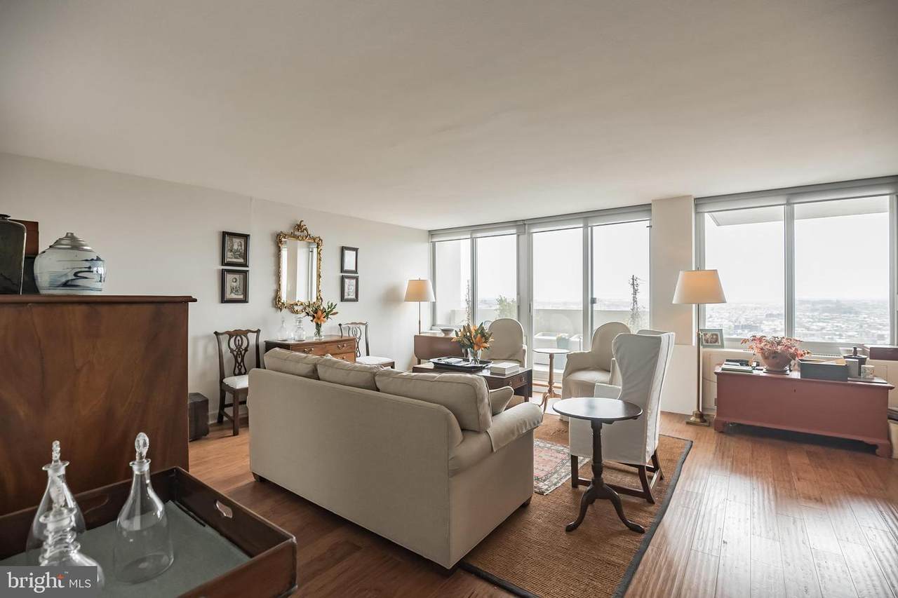 604 Washington Square - Photo 1