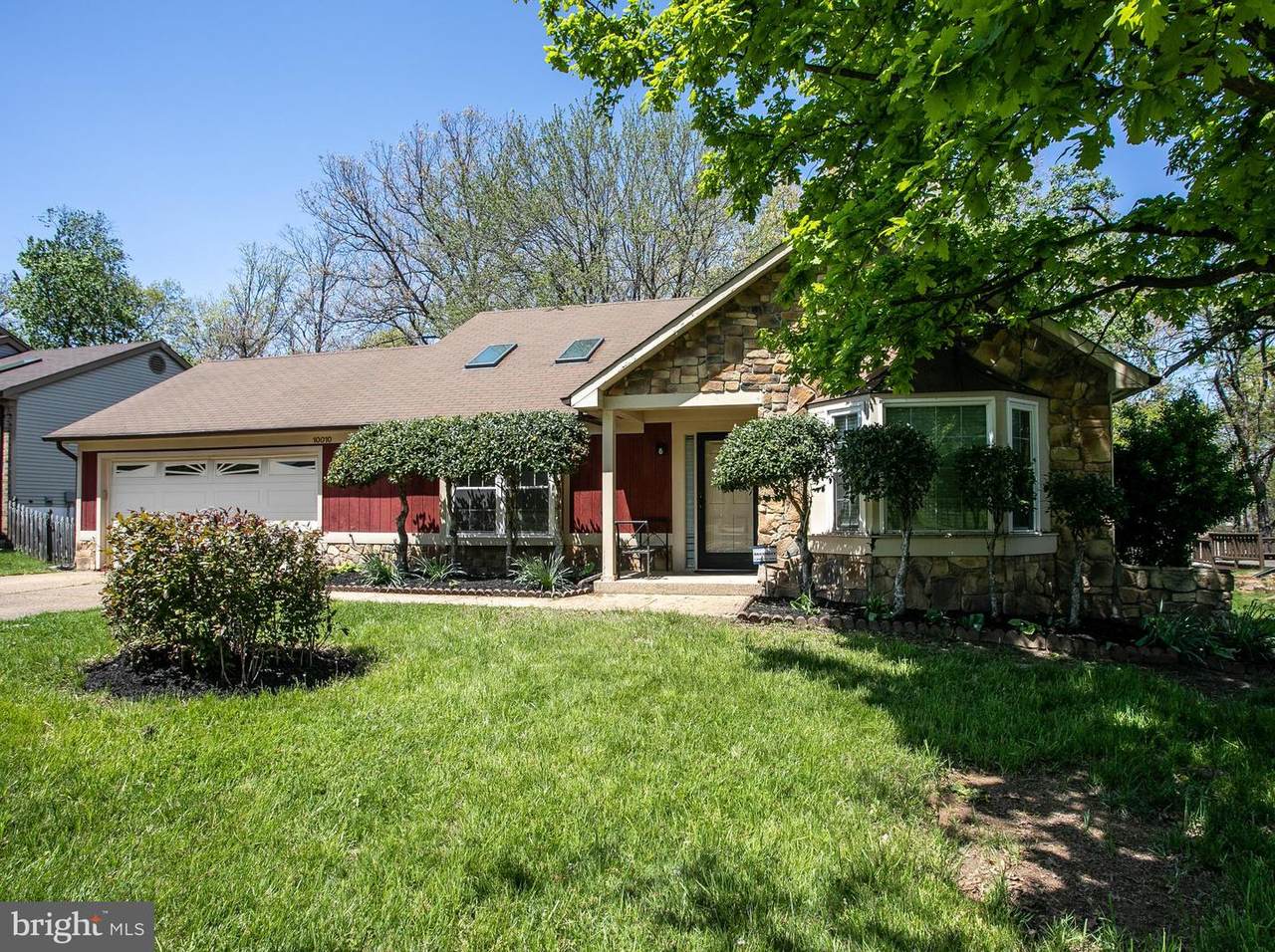 10010 Treetop Lane - Photo 1