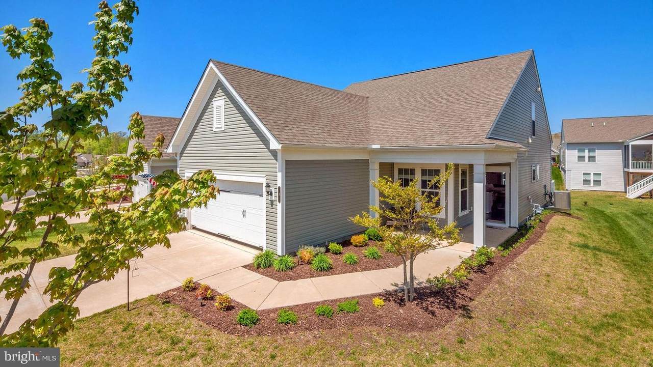 8 Fenwick Drive - Photo 1