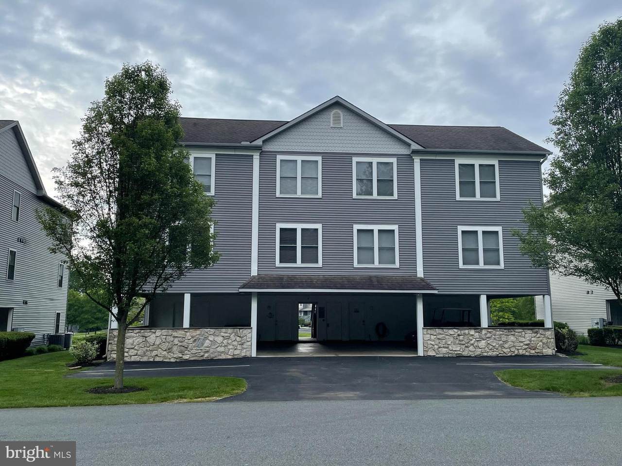 198 Isle Drive - Photo 1