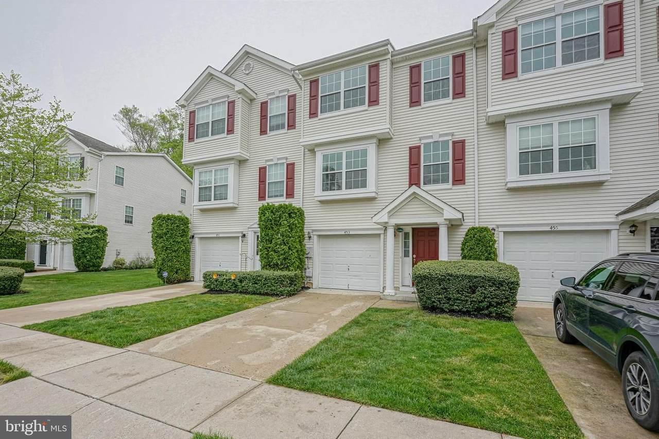 453 Dorchester Drive - Photo 1
