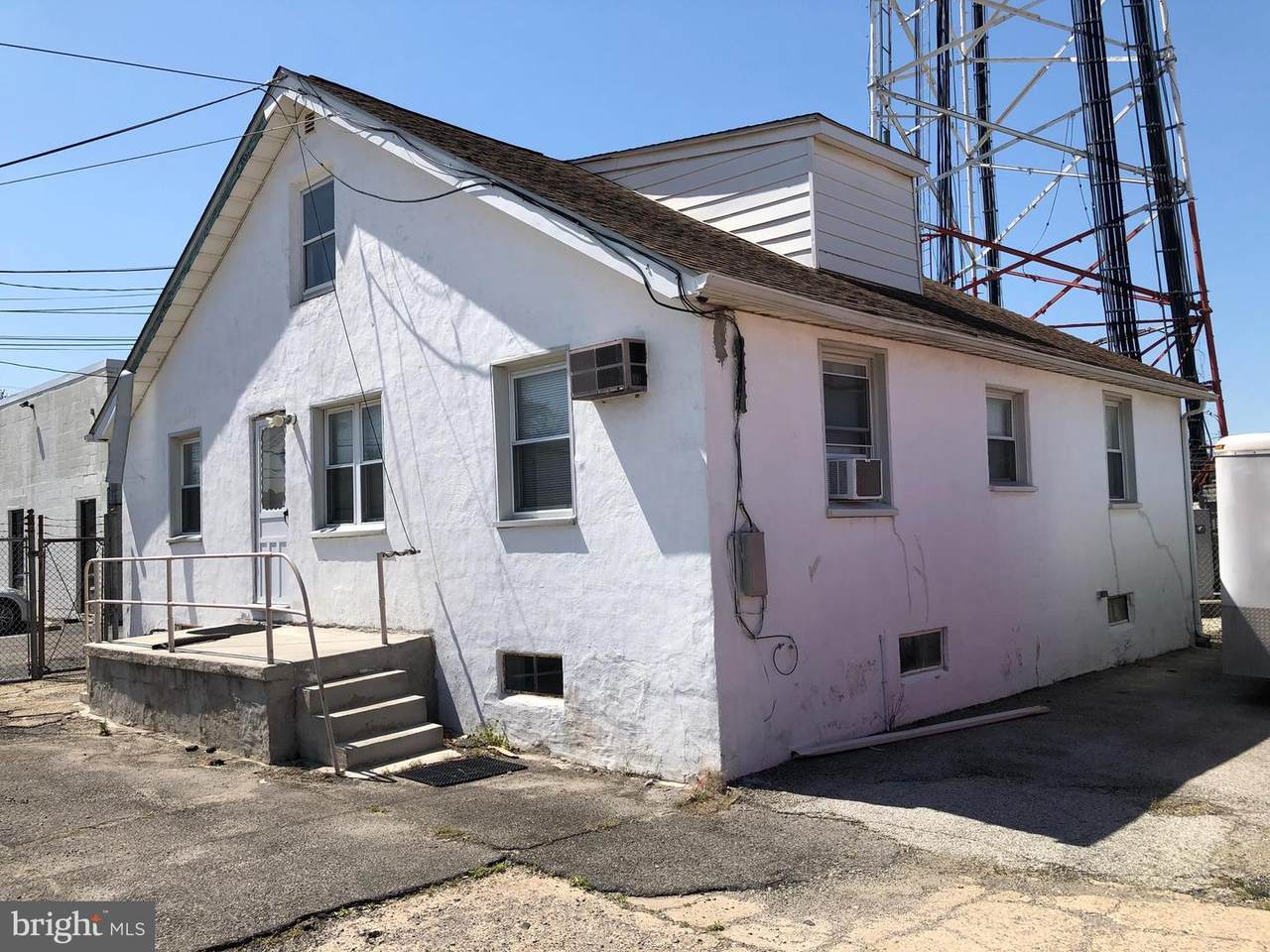 613 Oak Lane - Photo 1