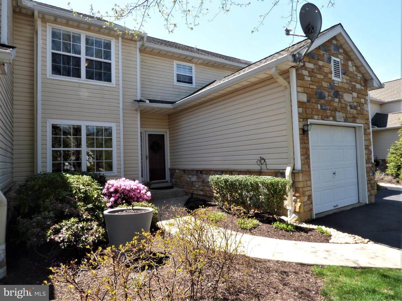 136 Medinah Drive - Photo 1