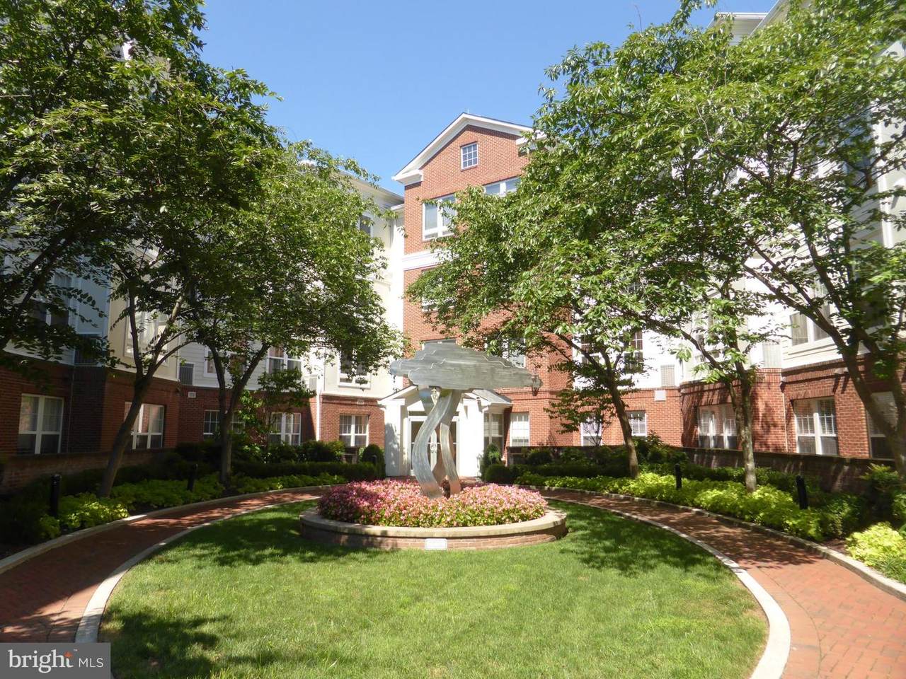 801 Greenbrier Street - Photo 1