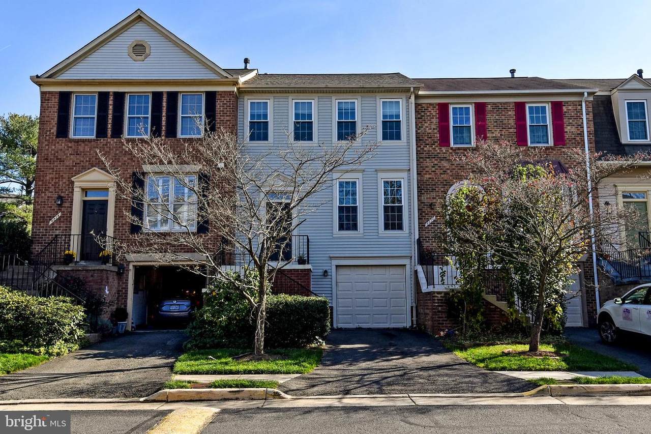 4272 Sleepy Lake Drive - Photo 1