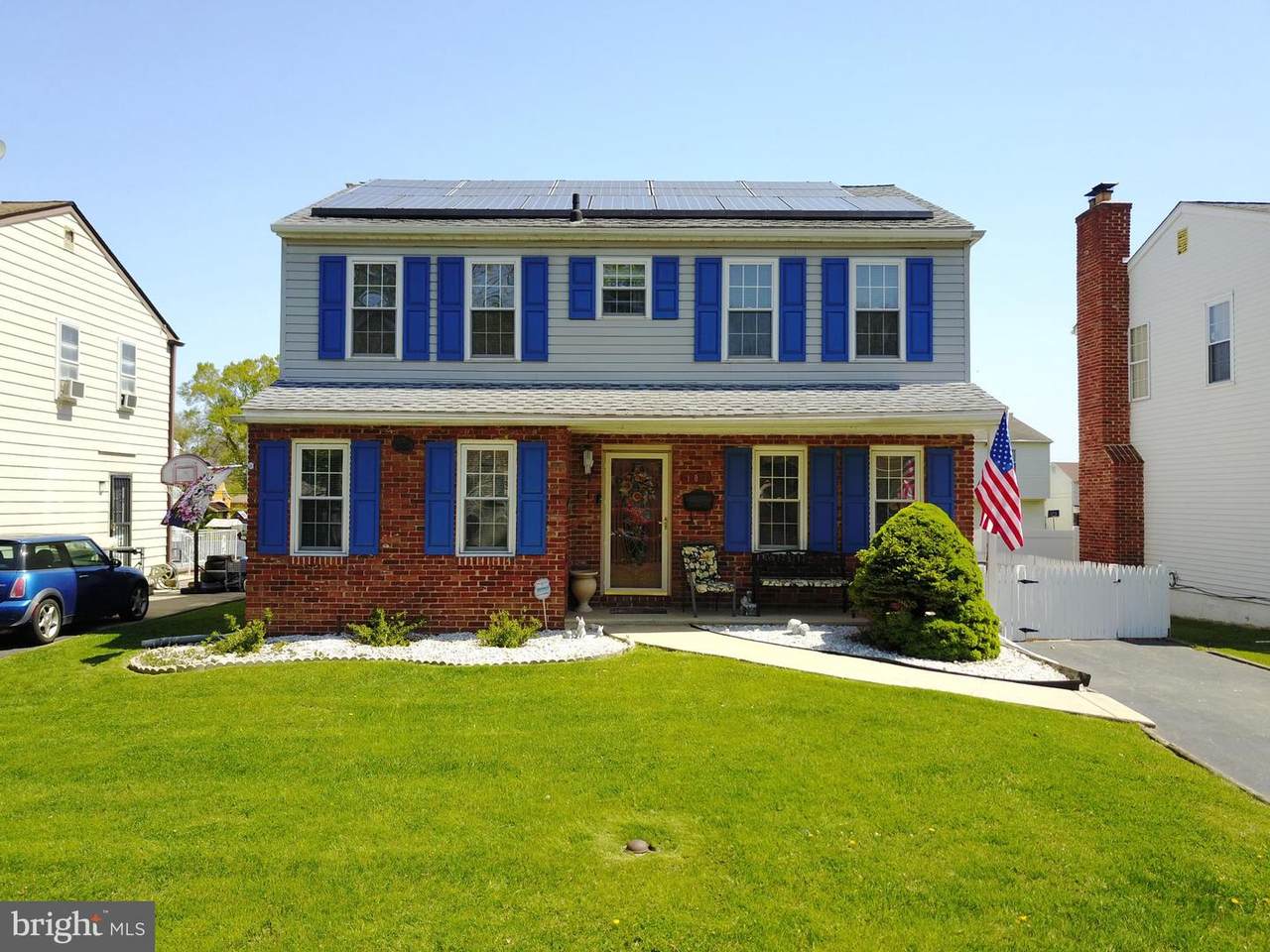 109 Belgrade Avenue - Photo 1