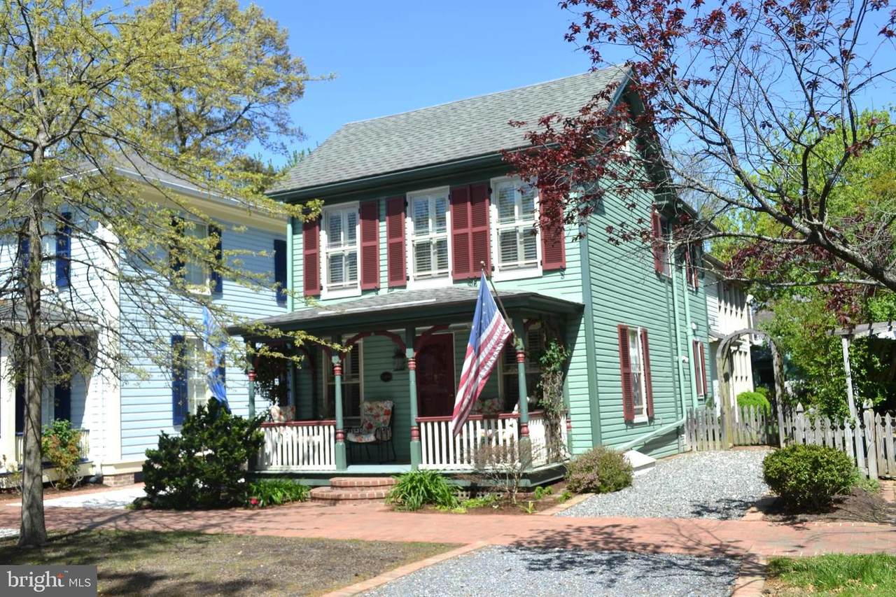107 Chestnut Street - Photo 1