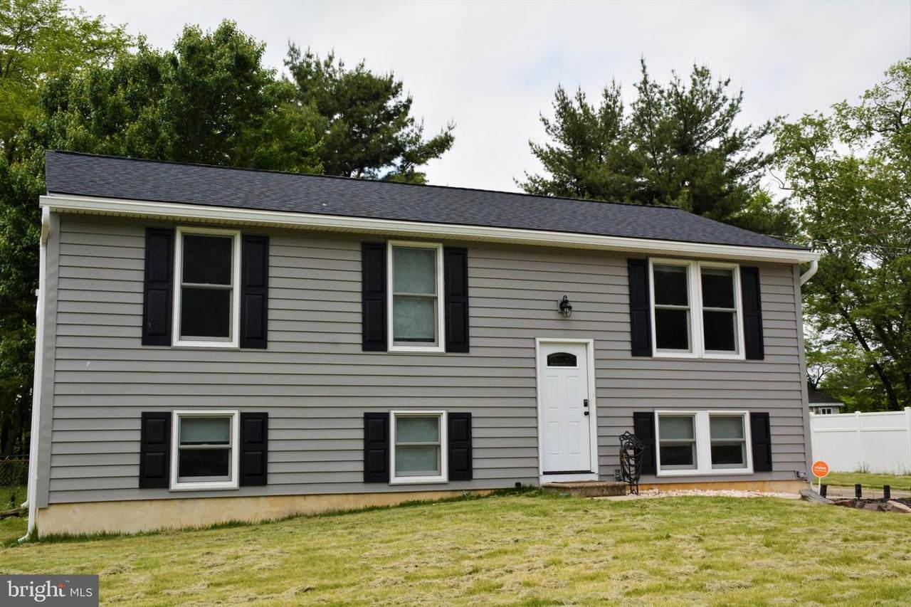 191 Middlesex Avenue - Photo 1