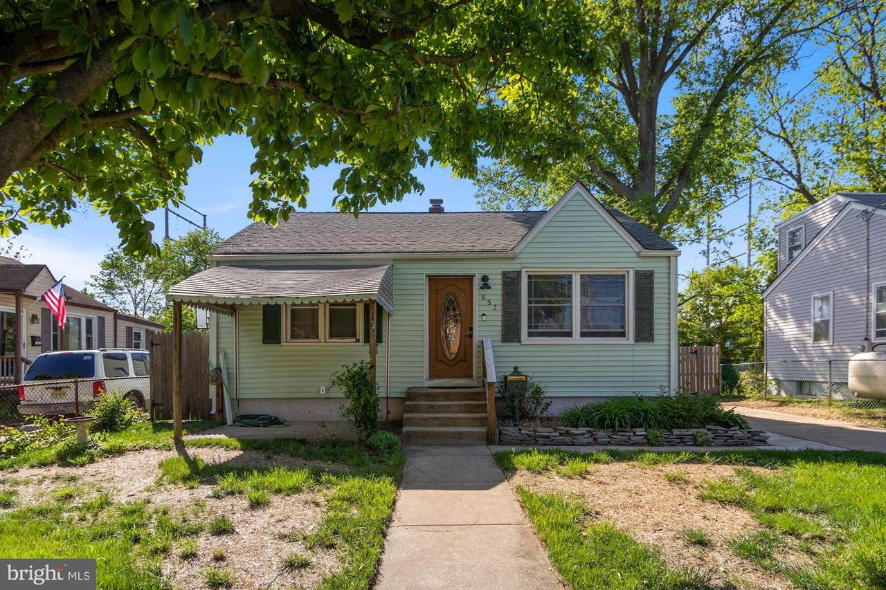 657 Evergreen Avenue - Photo 1