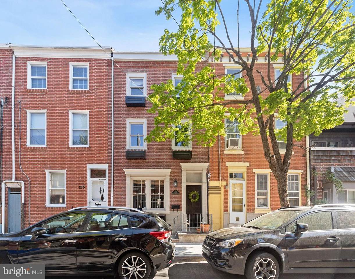 213 Montrose Street - Photo 1