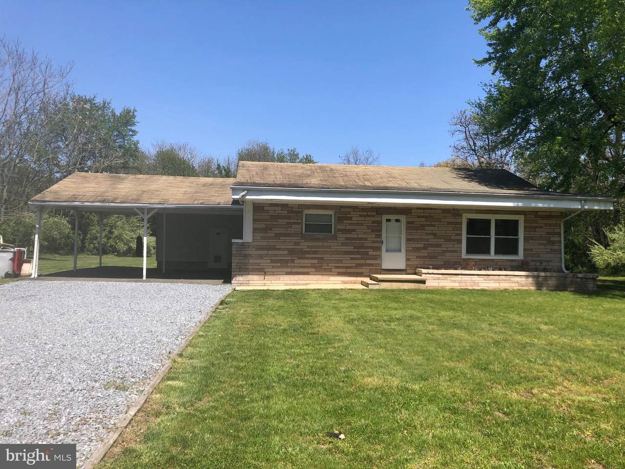 864 Columbia Avenue - Photo 1
