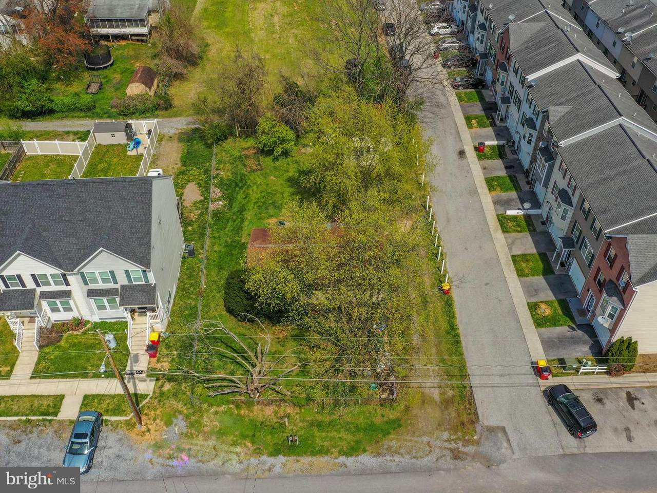 425 6TH Avenue - Photo 1