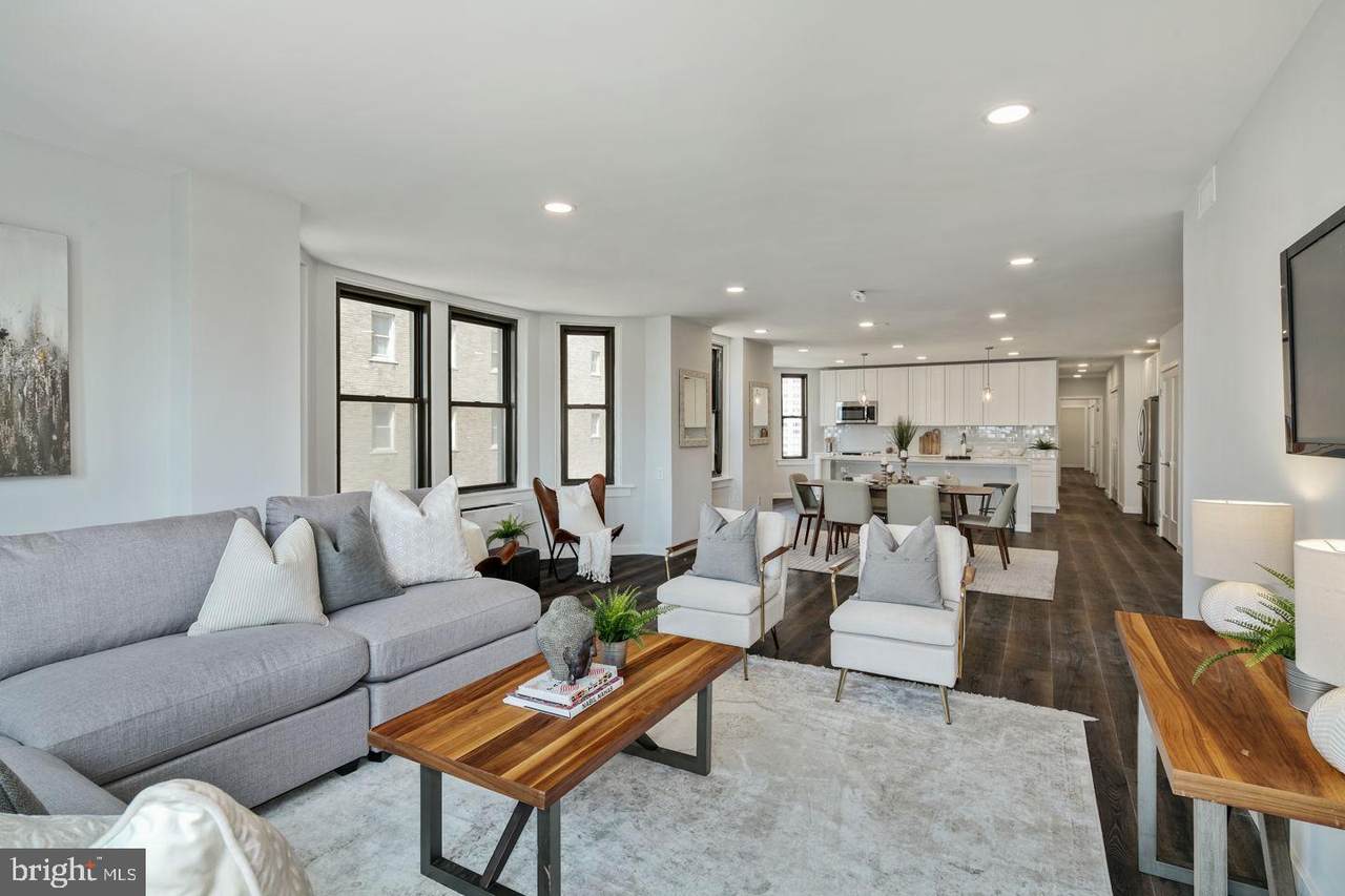 135 19TH Street - Photo 1
