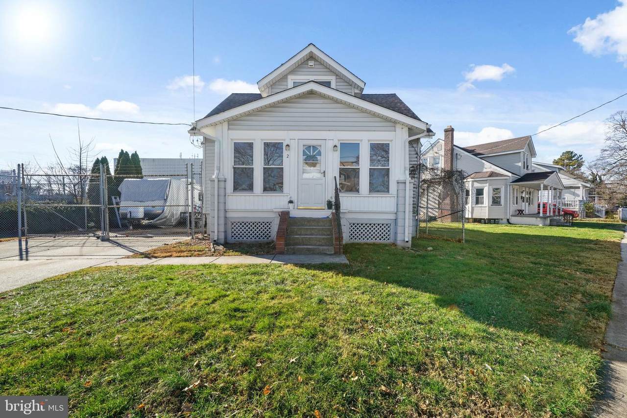 2 Champlain Avenue - Photo 1