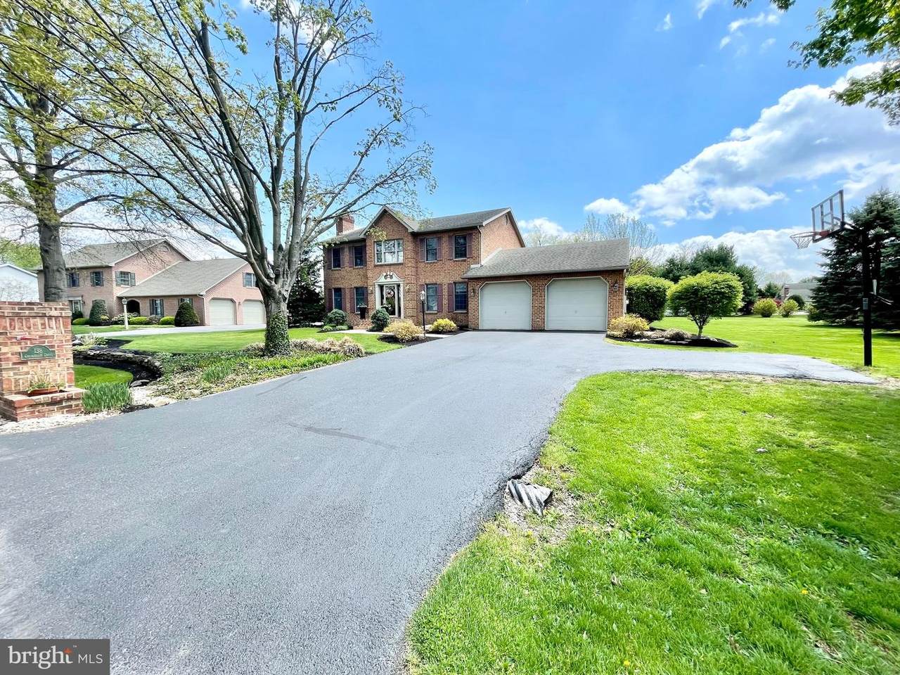 138 Chancellor Drive - Photo 1