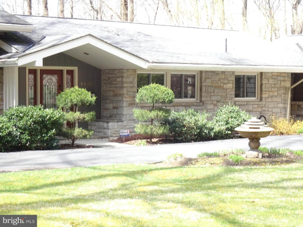 1620 Oak Lane - Photo 1