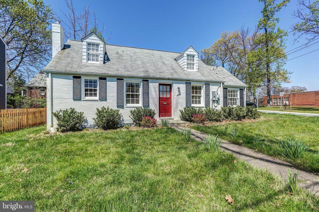 4401 Chase Avenue - Photo 1