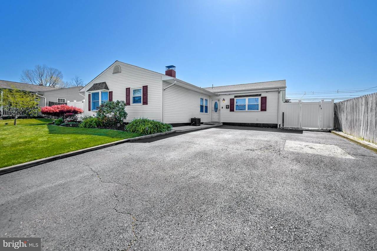 8 Sugarmaple Lane - Photo 1