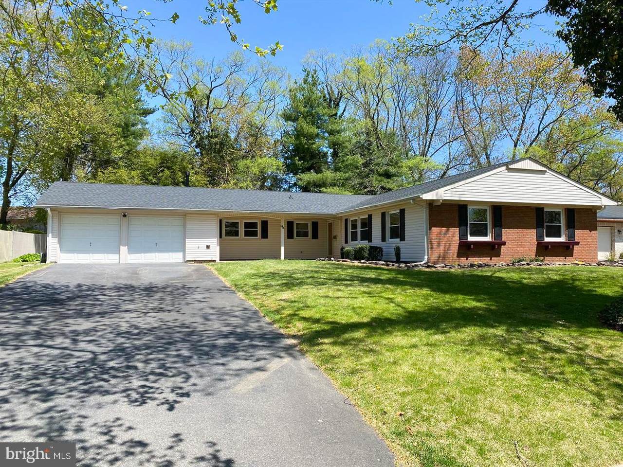 38 Clearwater Drive - Photo 1