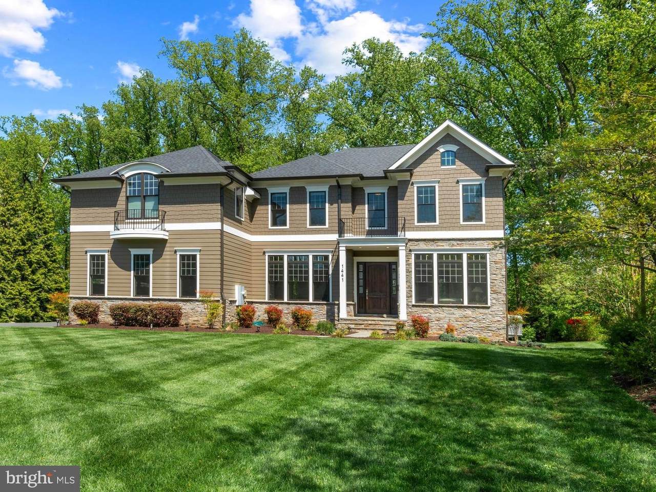 1441 Oakview Drive - Photo 1