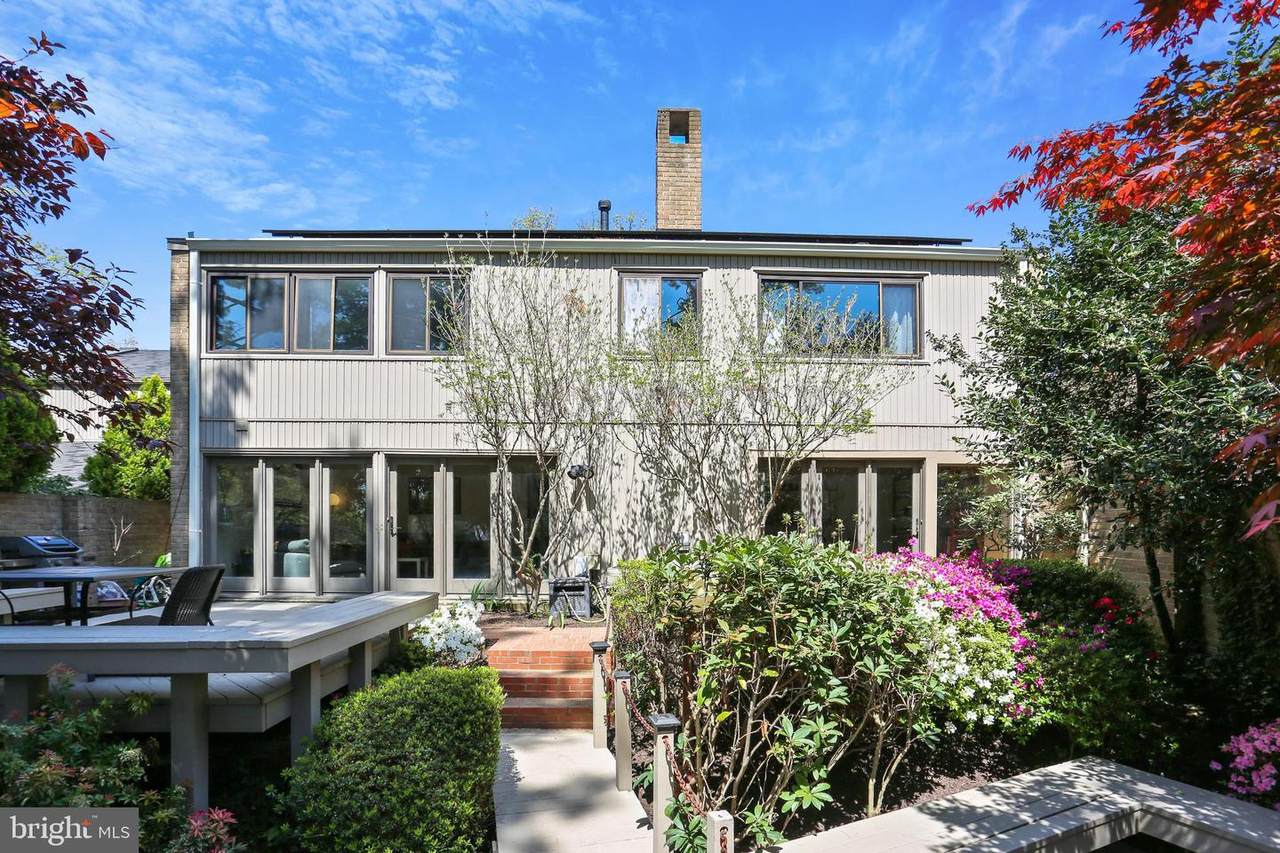 19143 Roman Way - Photo 1