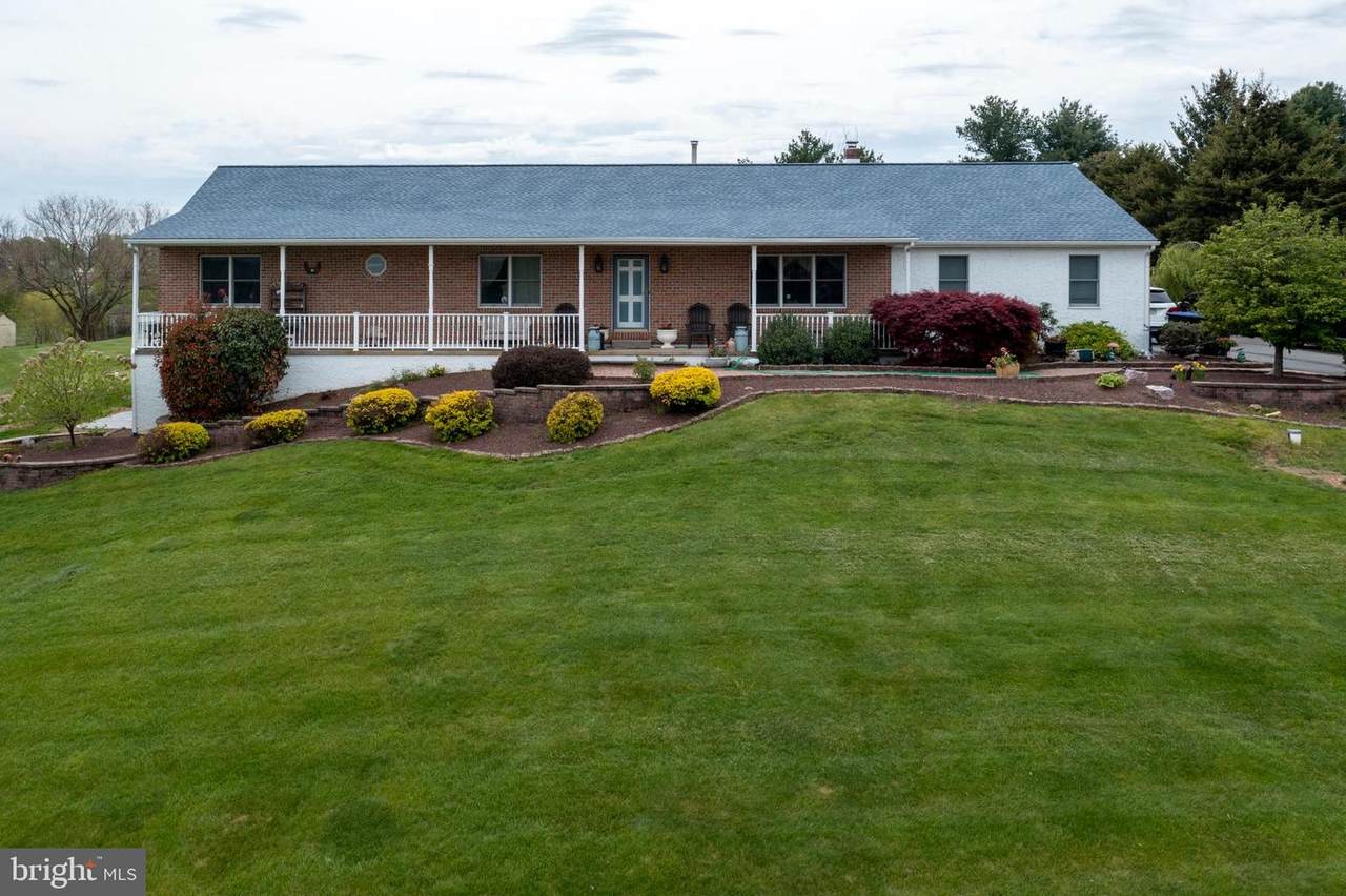 130 Robin Drive - Photo 1
