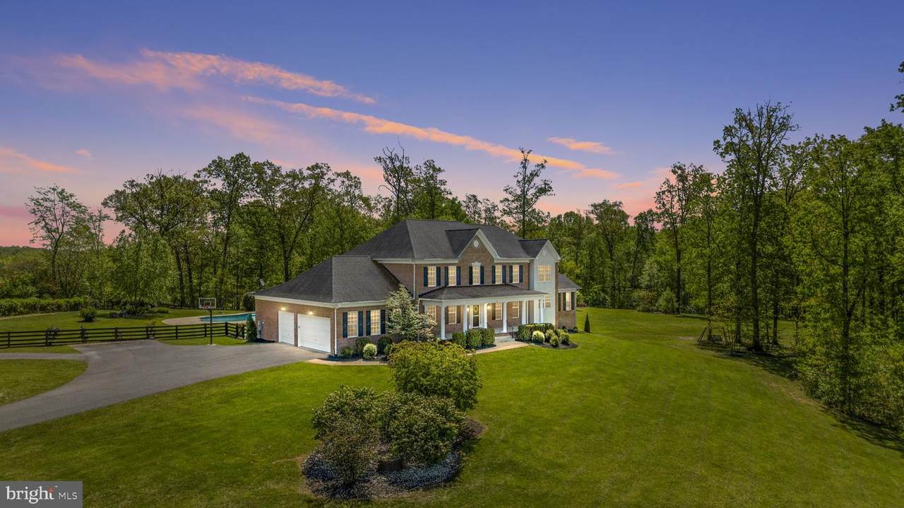 284 Newell Drive - Photo 1