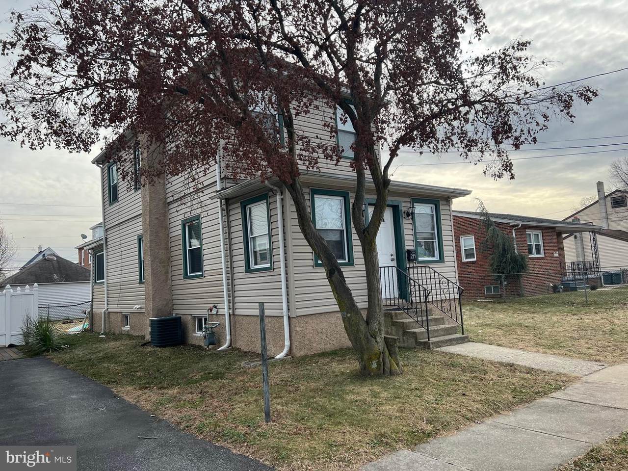 215 Seneca Street - Photo 1