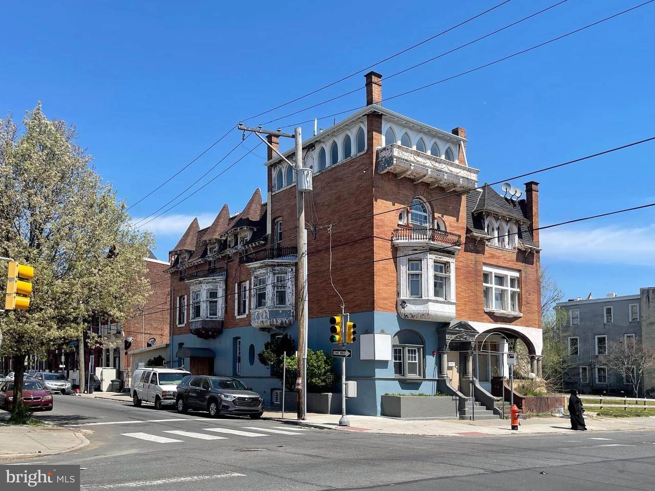1939 Diamond Street - Photo 1