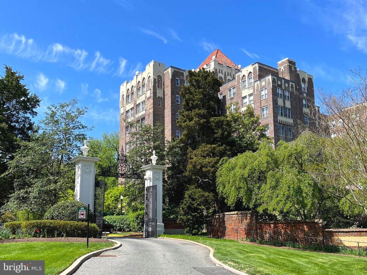 4000 Cathedral Avenue - Photo 1