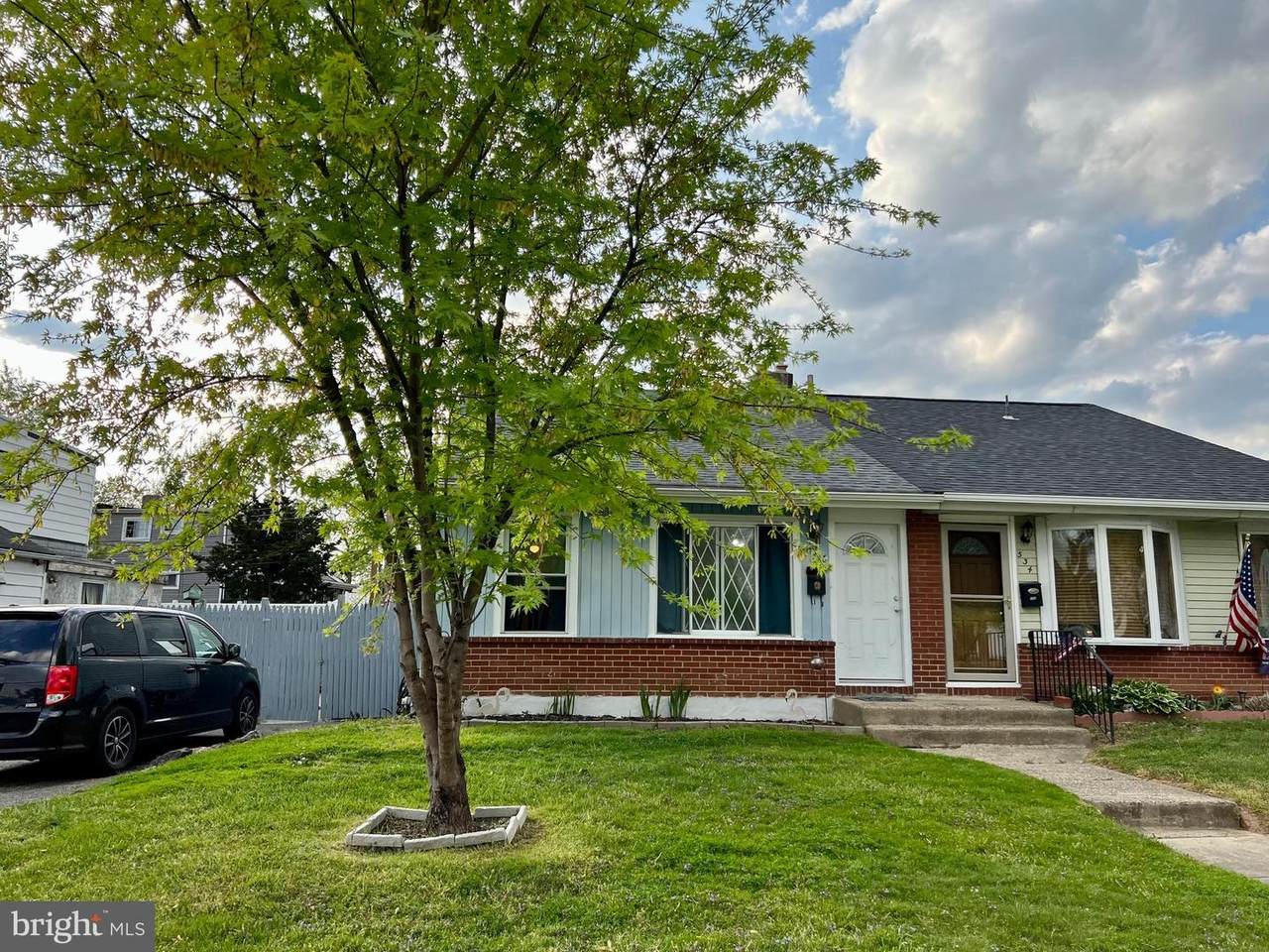 536 Winona Avenue - Photo 1