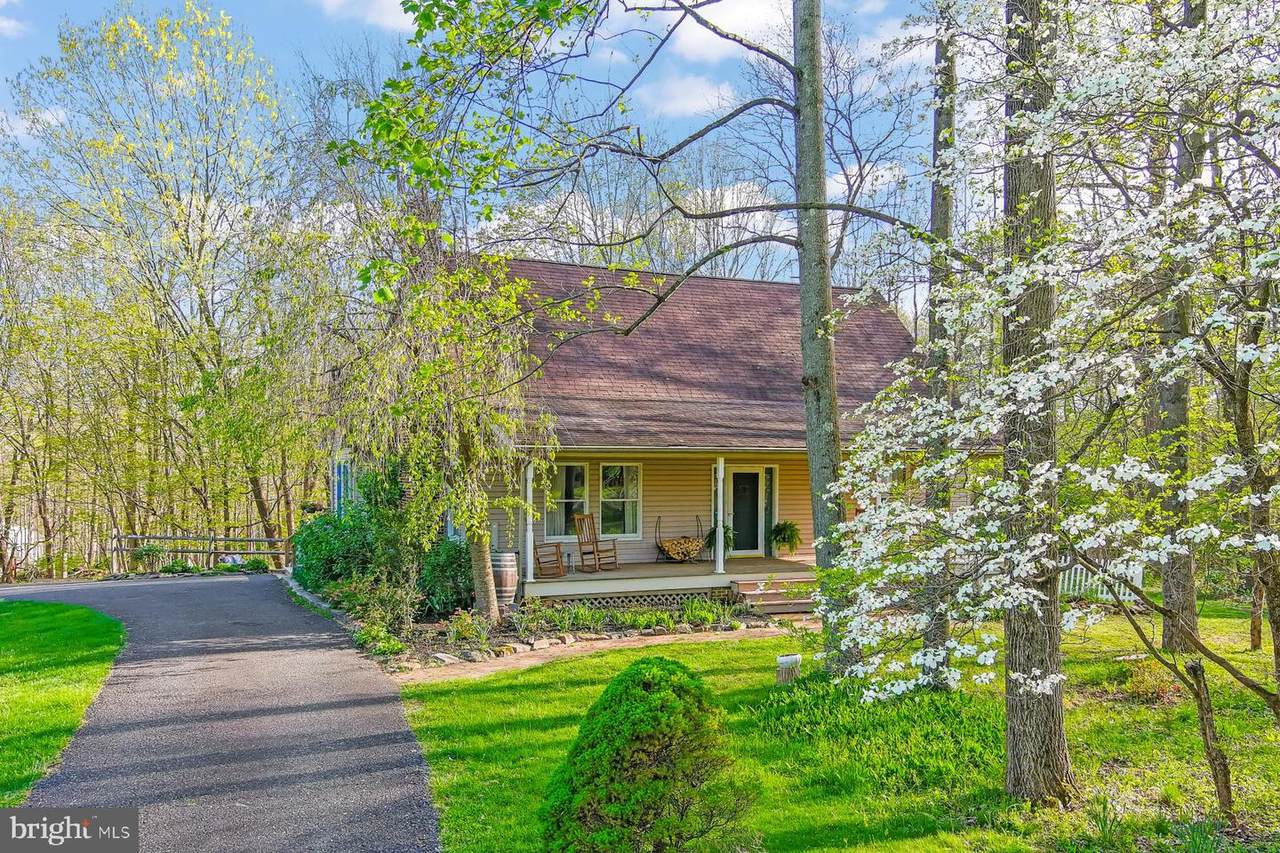 490 Johanna Drive - Photo 1