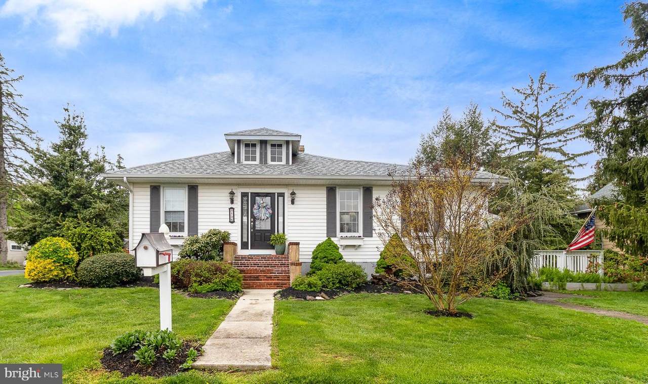 136 Ferree Street - Photo 1
